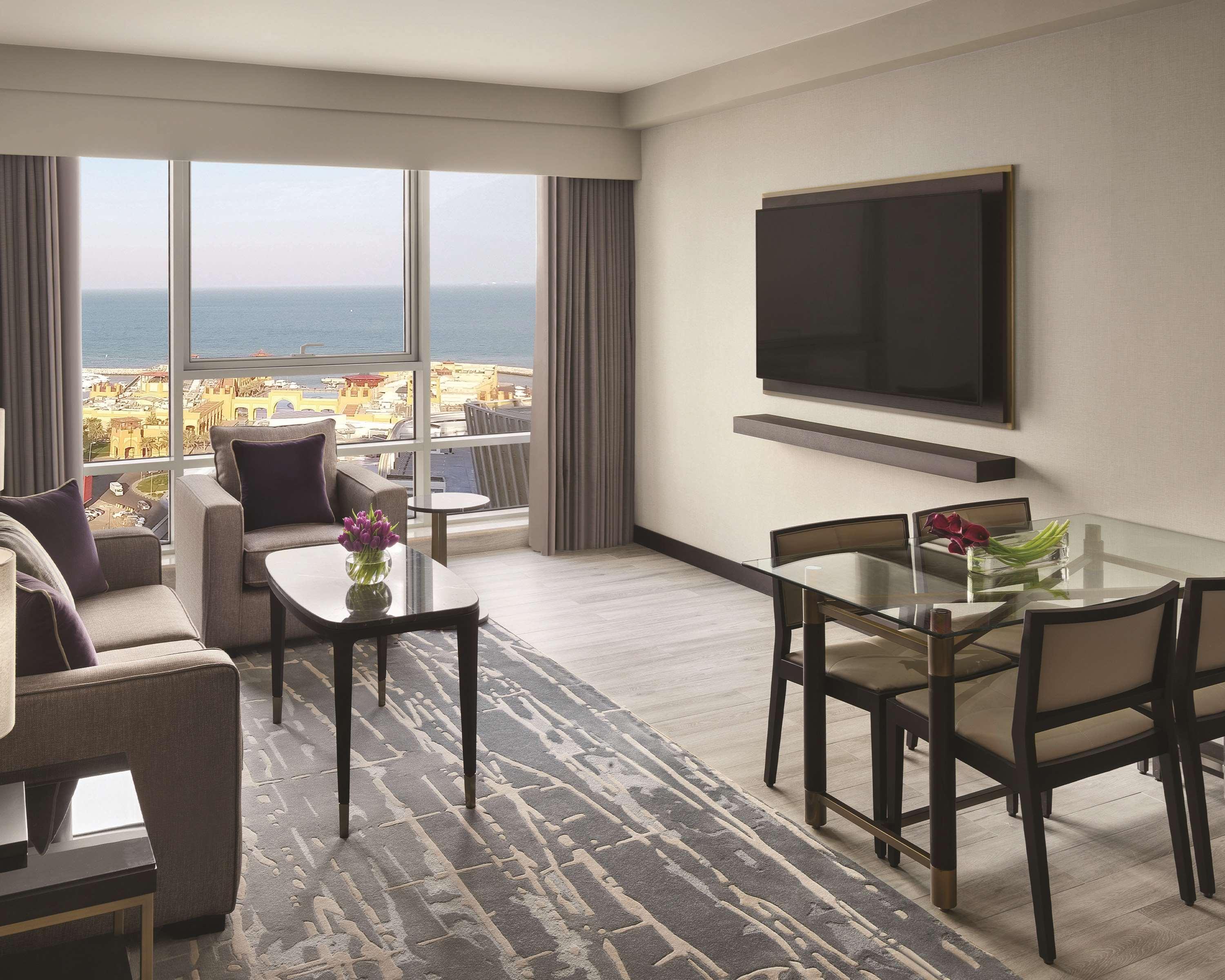 Hyatt Regency Al Kout Mall Kuwait City Ngoại thất bức ảnh A living room in a suite at the Hilton San Diego Bayfront