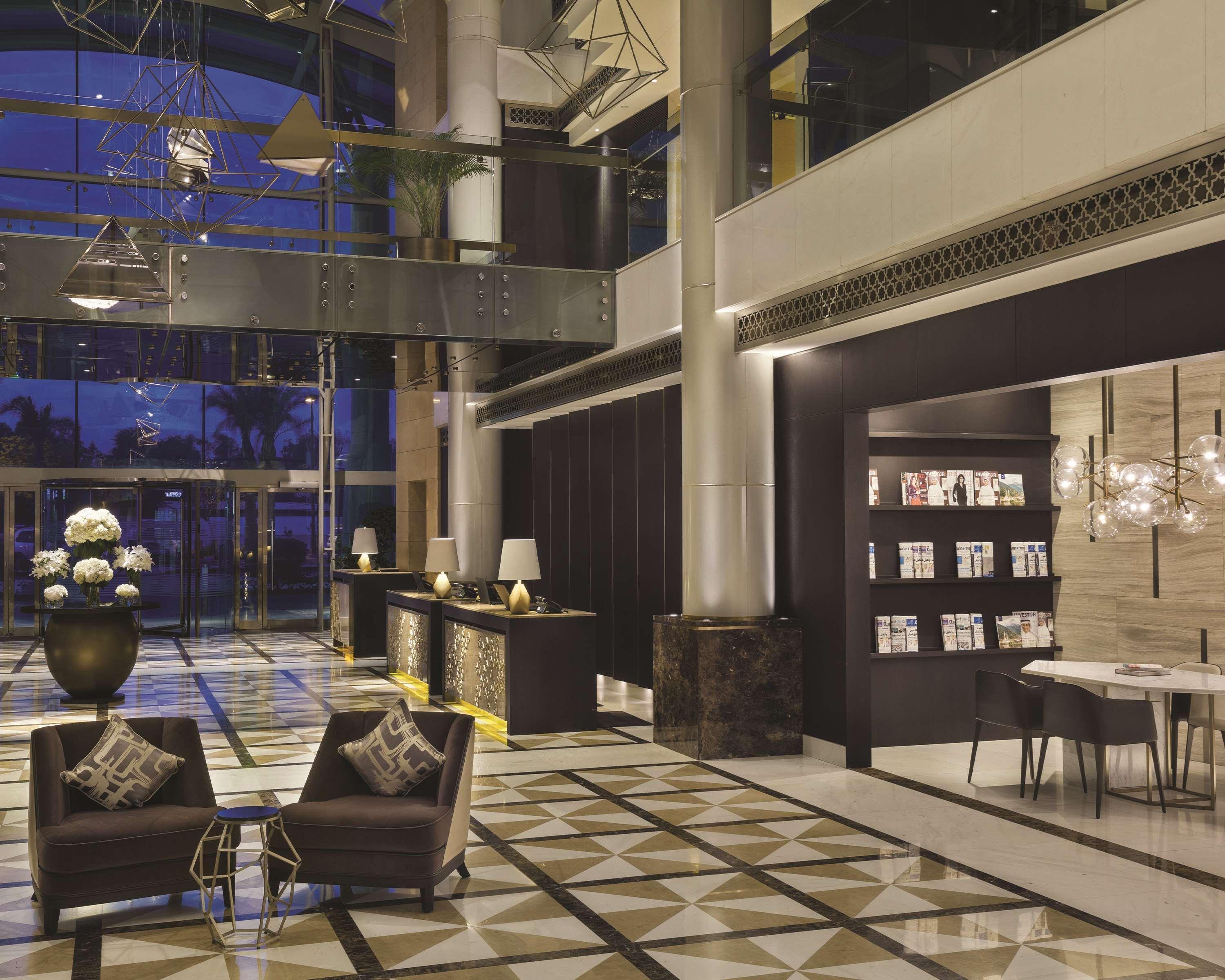 Hyatt Regency Al Kout Mall Kuwait City Ngoại thất bức ảnh Lobby