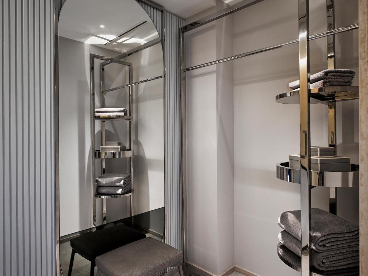 Hyatt Regency Al Kout Mall Kuwait City Ngoại thất bức ảnh Bathroom